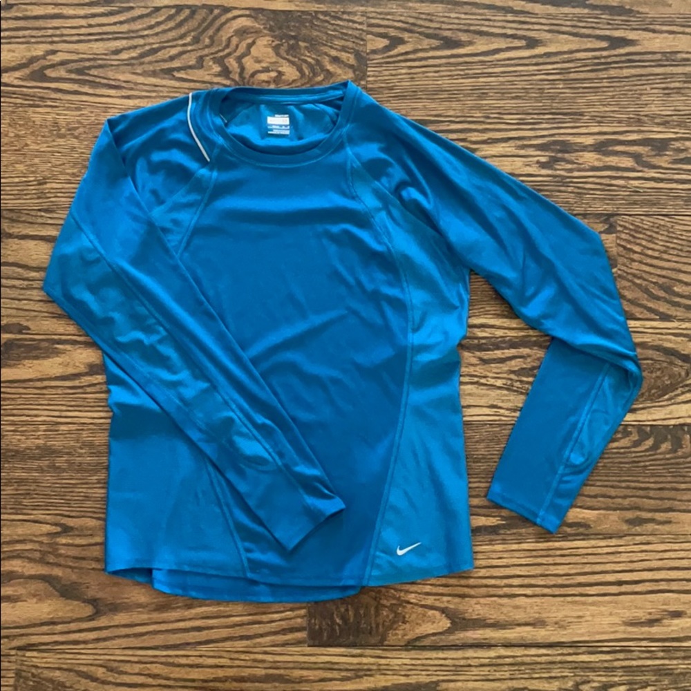 Long sleeved Nike workout shirt